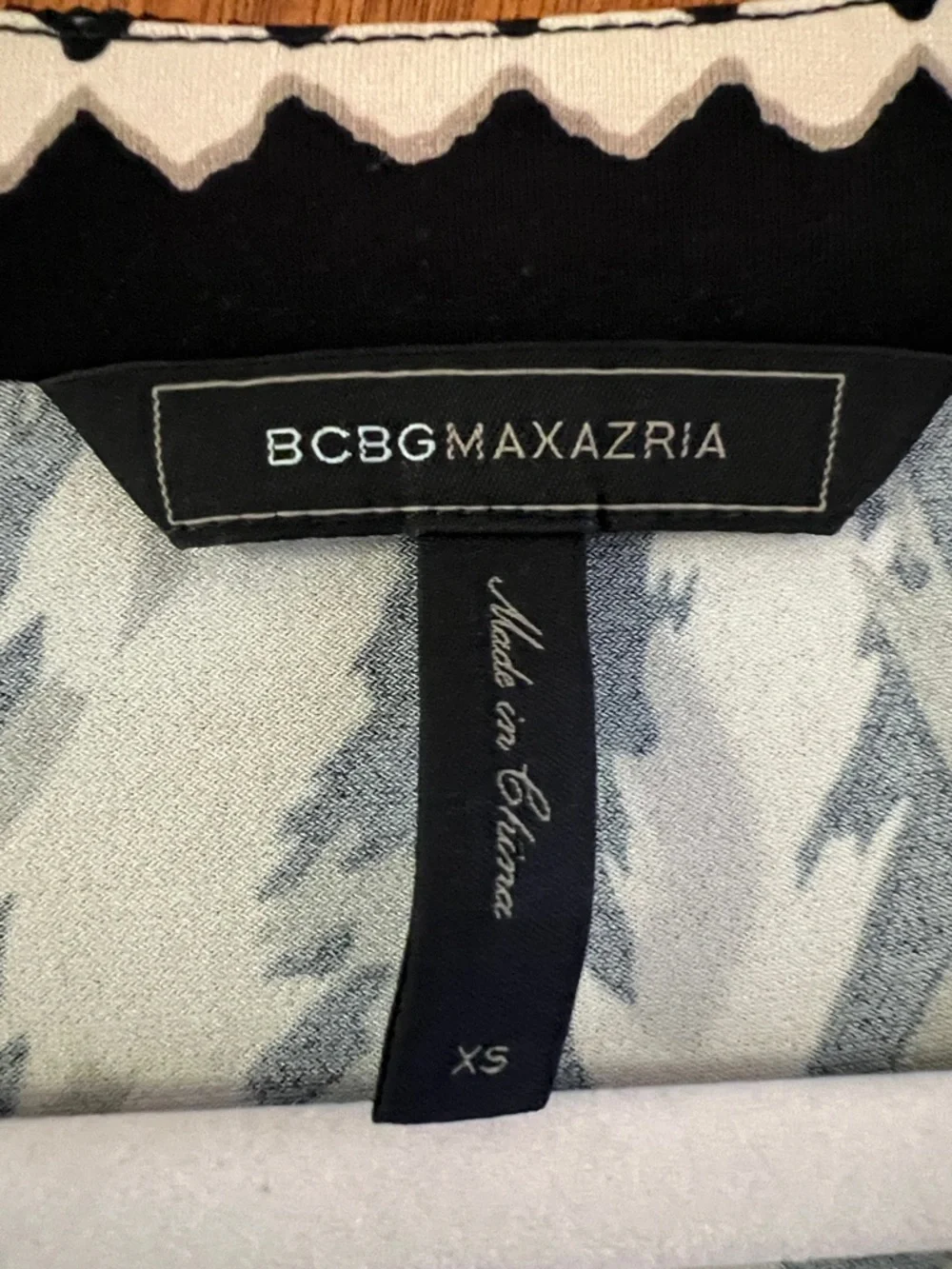 BCBG MaxAzria Black & Beige Printed V-Neck Sleeveless Mini Dress - Picture 3 of 3